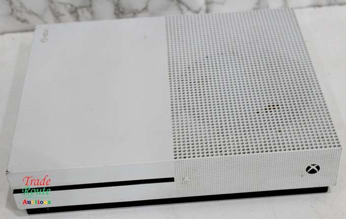 XBOX One S Console (WHITE) Model 1681 [ Salvage Stock for Spares/Repairs ]