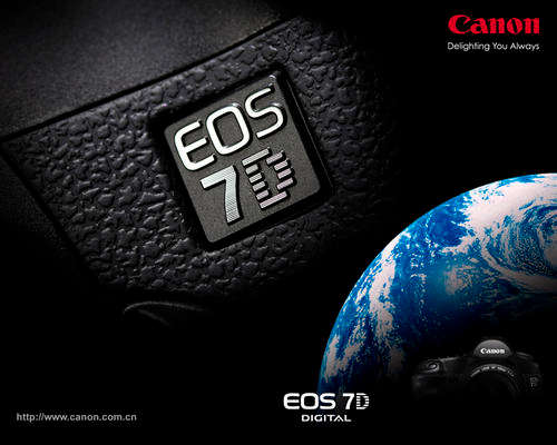18 Megapixels Canon EOS 7D 18MP PROFESSIONAL Digital SLR Camera (BODY)