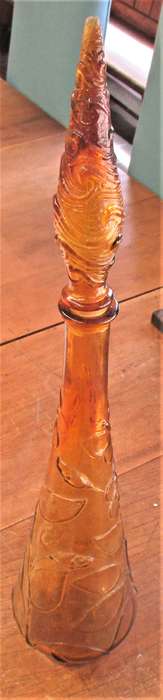 BEAUTIFUL 1970`s AMBER BATHROOM  SALTS BOTTLE WITH SPIRE TOP