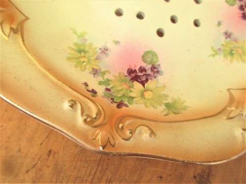 BEAUTIFUL VICTORIAN  ERA SALAD DISH WITH DRAINER HOLES