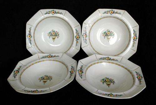 *** ROYAL VENTON WARE *** 4 BEAUTIFUL DESSERT BOWLS