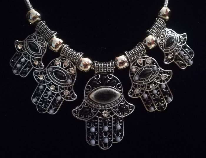 Boho Vintage Style Silver Necklace with Hamsa Design - Black and Grey