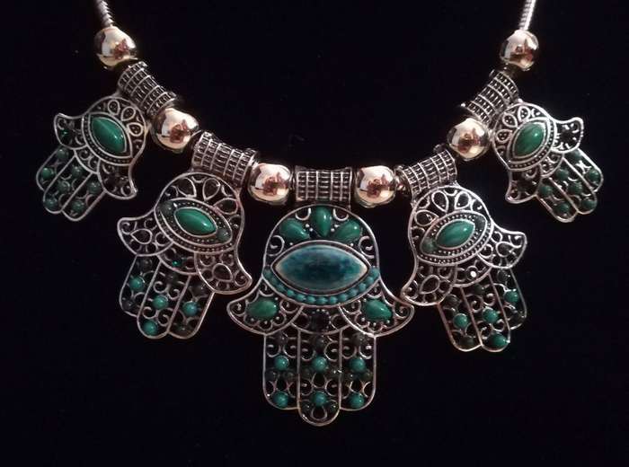 Boho Vintage Style Silver Necklace with Hamsa Design - Green