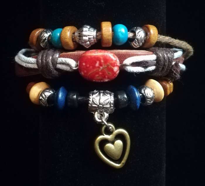 Unisex Multilayer Adjustable Beaded Leather Bracelet with Heart Charm