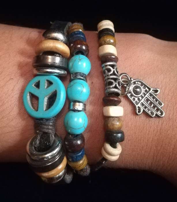 Unisex Multilayer Adjustable Beaded Leather & Wax String Bracelet with Peace & Hamsa Charm