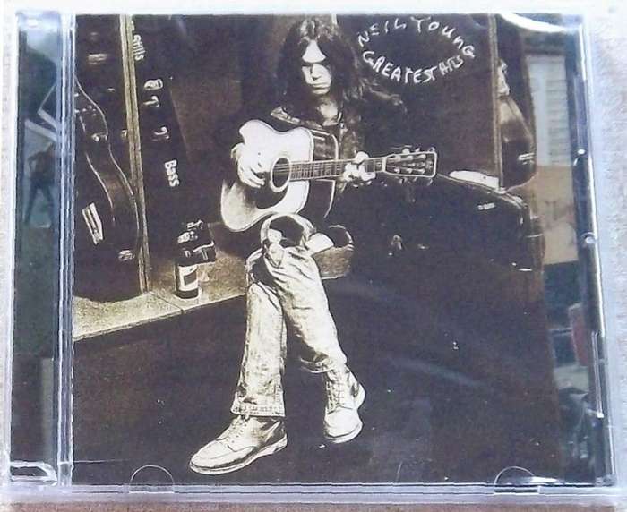 NEIL YOUNG Greatest Hits SOUTH AFRICA Cat# WBCD 2083