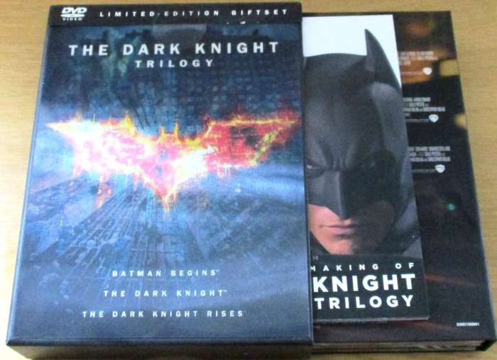 THE DARK KNIGHT Trilogy 3 Film 6xDVD BOX SET with thick booklet [SHELF D1]