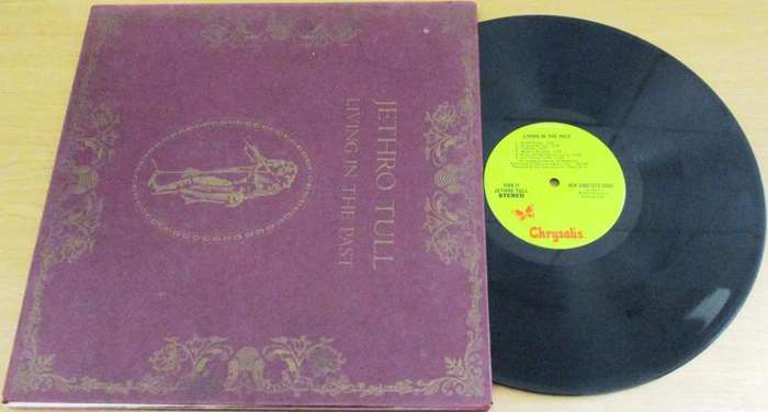 JETHRO TULL Living in the Past with booklet LP VINYL RECORD [Shelf G]