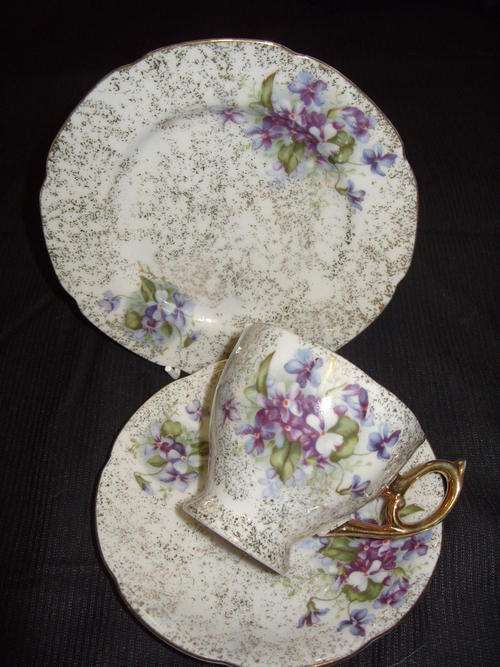 @@ITS TIME FOR TEA@@ Strathmore Fine China Trio