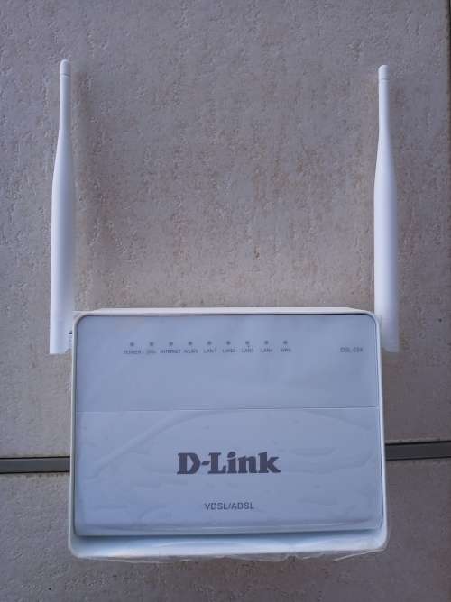 D-Link 4 Port Wireless Router and Extender