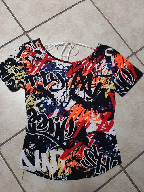 GRAFFITI T-SHIRT SIZE M