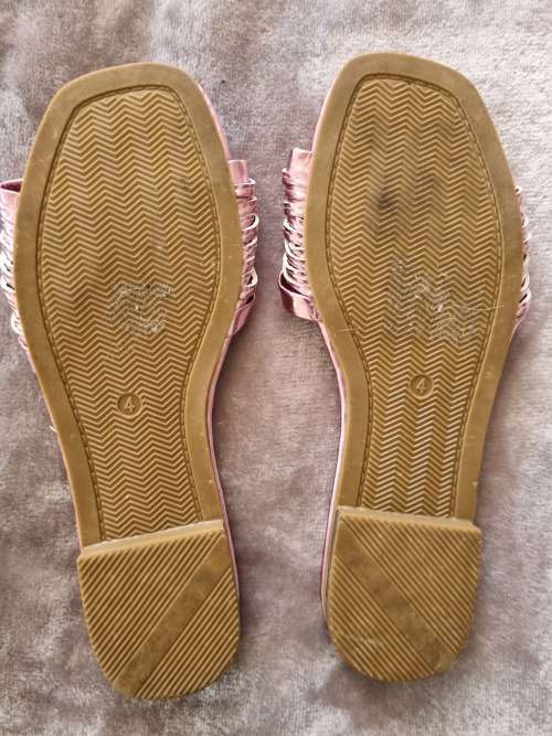 Metallic sandals -size 4