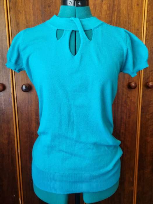 STUNNING KNIT TOP SIZE S/M