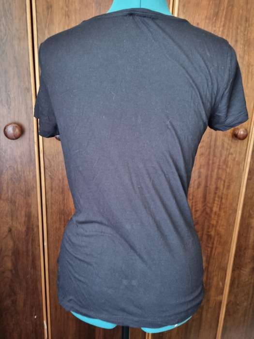 T-shirt -size small