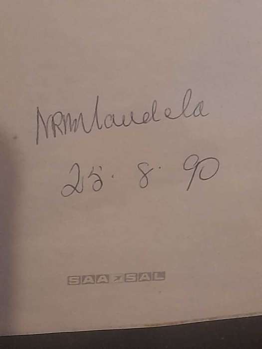 ORIGINAL SIGNATURE OF FORMER PRESIDENT NELSON R. MANDELA memorabilia