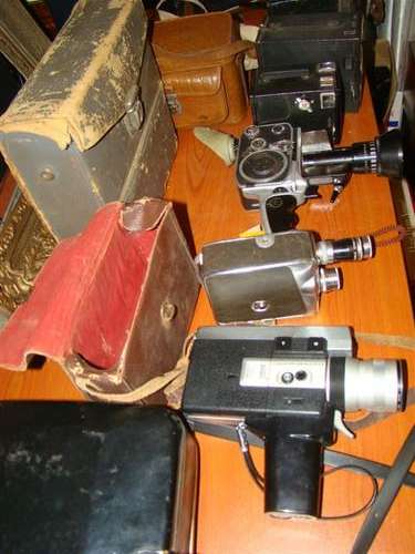 5 OLD CAMERAS SHIPPING WILL BE R40