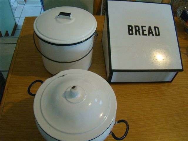 ENAMEL BREAD BIN AND POTS ALL FOR ONE BID SHIPPING WILL BE R70