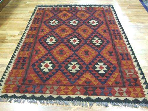 CARPETS & RUGS