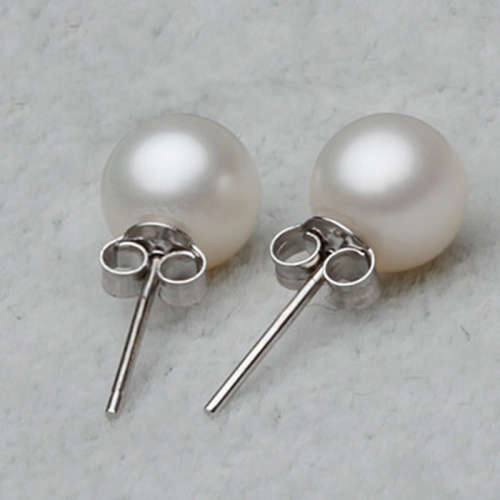 Elegant 6mm Imitation Pearl Fashion Stud Earrings        (A207*)