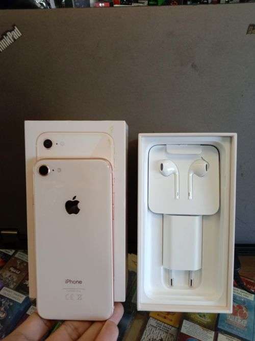 iPhone 8 64GB