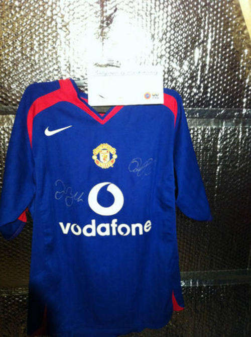 Beckham & Giggs SIGNED+COA OFFICIAL MANCHESTER UNITED LEAGUE WINNING SHIRT