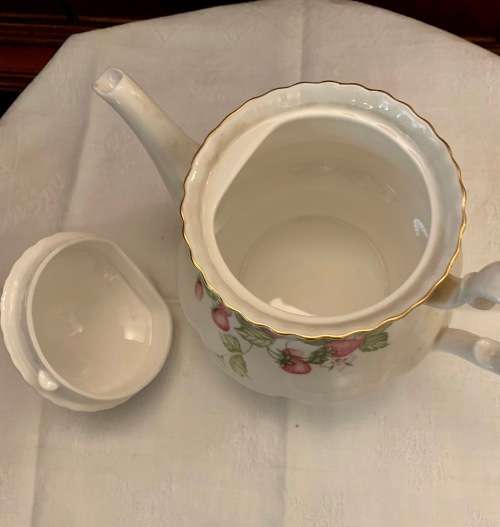 Royal Albert Lyndale 42 piece Tea Set