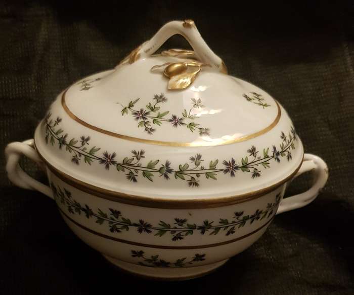 Antique 18th century Paris Porcelain Duc d'Angoulême PORCELAIN