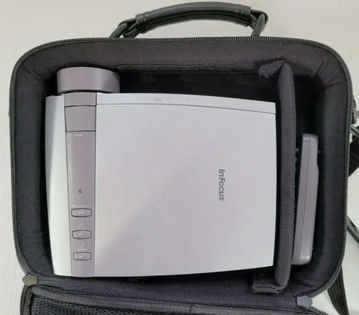 Home Theater inFocus LP130 Home Theater Projector