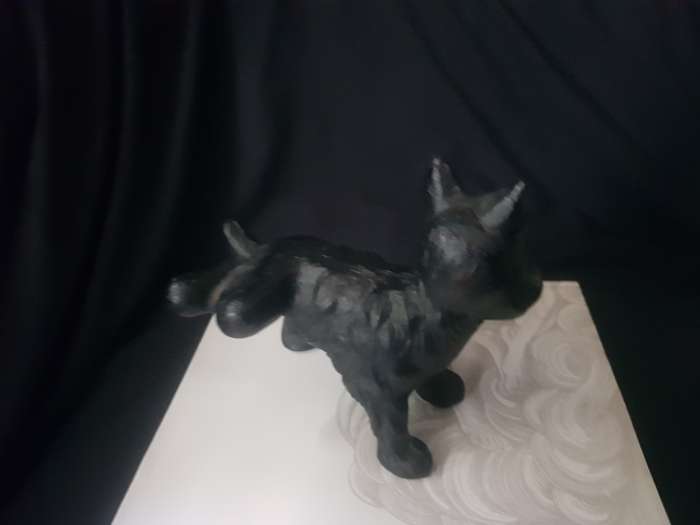Scottish Terrier sculpture
