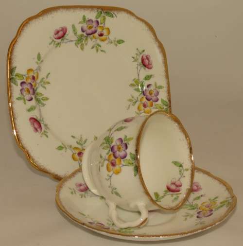 Royal Albert Unnamed Pattern 919 Trio