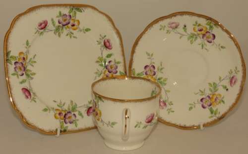Royal Albert Unnamed Pattern 919 Trio