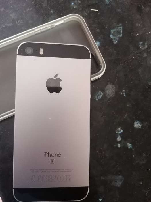 APPLE IPHONE SE | FLLN2SO/A | A1723 | FINGERPRINT ID | SMART PHONE