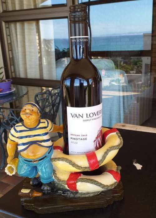 WINE BOTTLE HOLDER