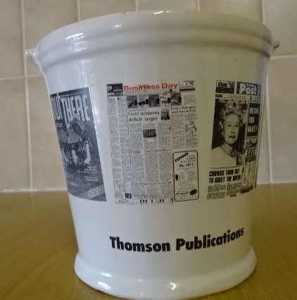 DECORATIVE CERAMIC ICE BUCKET . MEDIA  ITEM