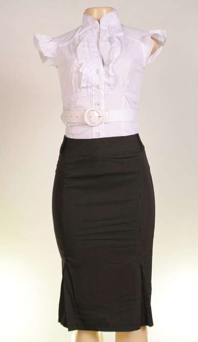 WHITE FITTED RUFFLE BLOUSE