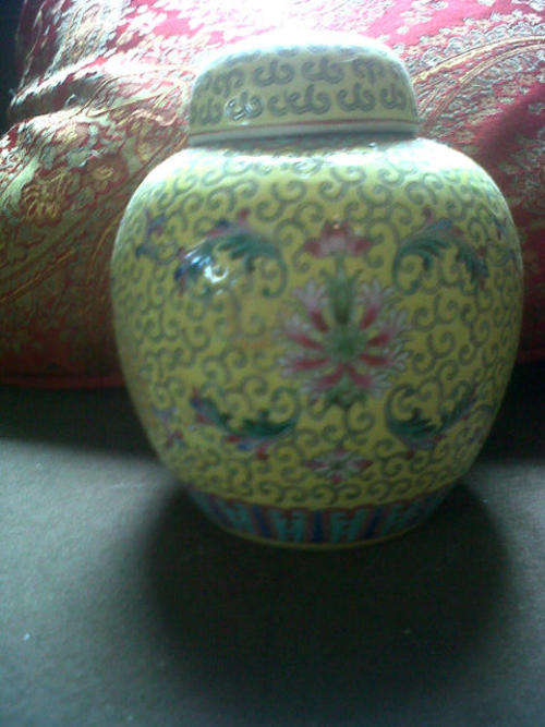 Stunning ginger jar