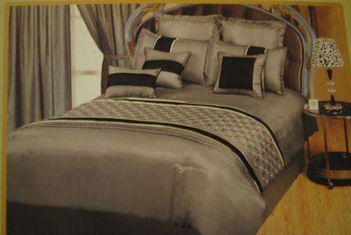 Queen size Comforter Set.
