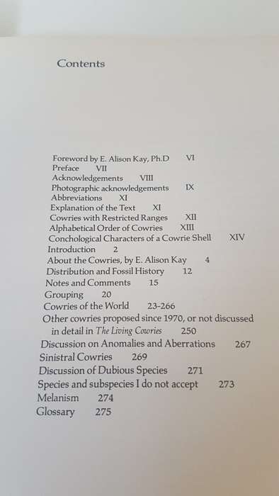 Burgess` Cowries of the World. Thorough Book, published in Cape Town by Gordon Verhoef. 1985 1st. Ed