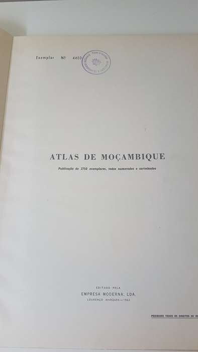 Atlas de Mocambique   Rare 1962 Atlas of Mozambique. Number 4403/4750.