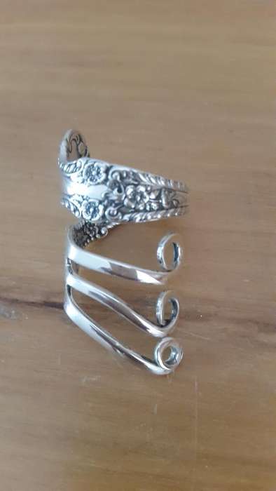 Solid Sterling Silver Ring. Gorham Hallmarked 1910. 11.3 grammes.
