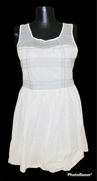 White mini dress Size: S/M
