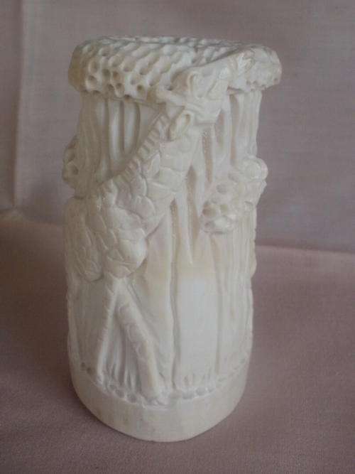 GIRAFFES CARVED OUT OF IVORY(d)