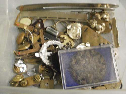 ASSORTED BADGES, BUTTON'S & ACCESSORIES