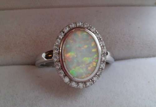 925 SILVER & WHITE OPAL RING