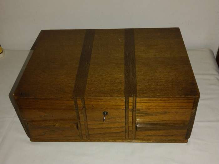 Art Deco 8 place setting cutlery box