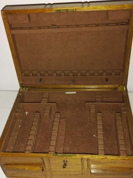 Art Deco 8 place setting cutlery box
