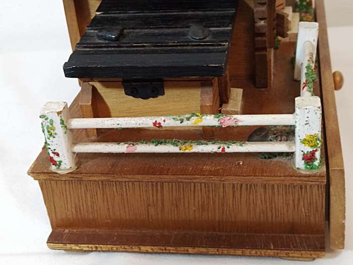 Reuge Swiss Music Jewelry Box