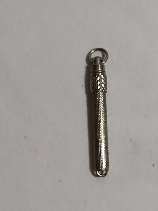 Vintage retracting button hook