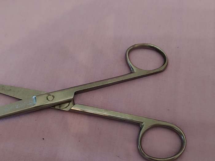 Medical Stainless steel Scissors (b)