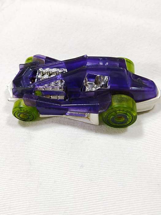 2011 HOT WHEELS DIRTY OUTLAW T9714 PURPLE DIECAST 2 3/4` CAR W/ GREEN TIRES